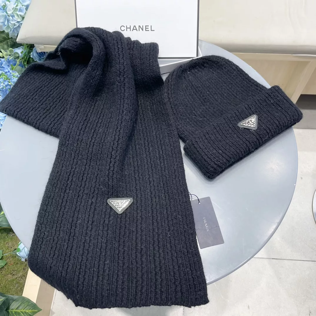 prada hat and echapres set s_12733411